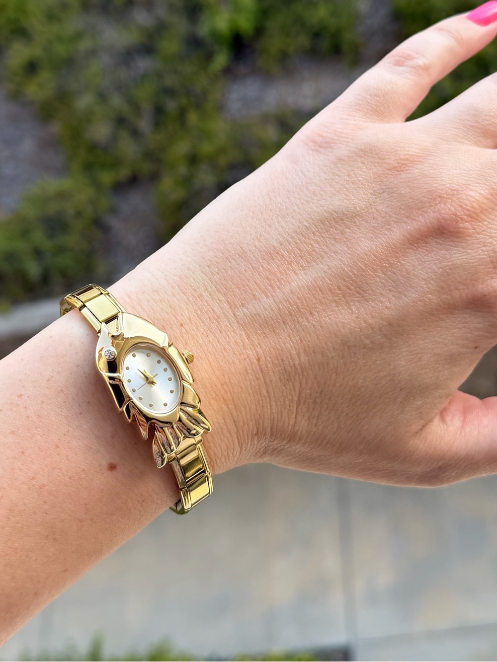 Fish Shape Gold Tone Stretch Watch Bracelet - Picture 4 of 5